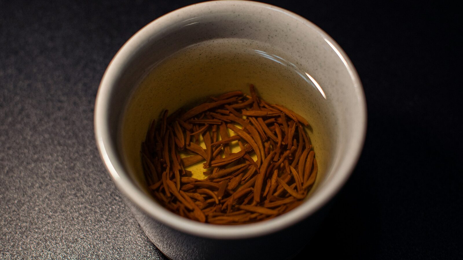 The Quiet Cup: On Hojicha and the Art of the Slow Morning Drink